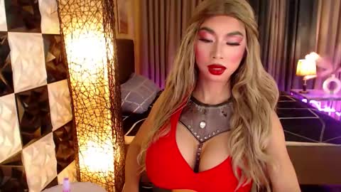 Snapshot of horsecockjanets chatting on October 27, 6:12 pm horsecockjanets online show from October 27, 6:12 pm