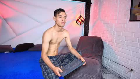 Snapshot of horus_at chatting on February 2, 2:13 pm horus_at online show from February 2, 2:13 pm