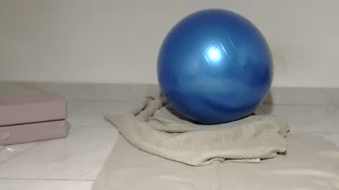 Snapshot of hostshairy chatting on February 25, 9:46 pm Sally silly wily online show from February 25, 9:46 pm