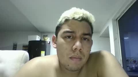 Snapshot of hot2512 chatting on January 12, 6:40 am hot2512 online show from January 12, 6:40 am