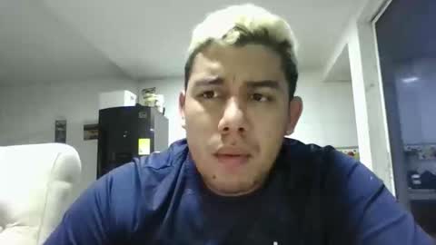 Snapshot of hot2512 chatting on January 14, 6:08 am hot2512 online show from January 14, 6:08 am