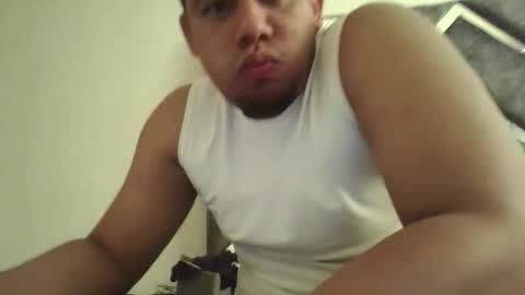 Snapshot of hot2512 chatting on February 4, 8:47 pm hot2512 online show from February 4, 8:47 pm