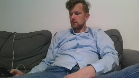 hot2809guy online show from April 26, 6:38 pm