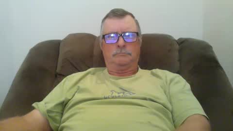 Snapshot of hot4tightholes chatting on December 6, 2:28 pm hot4tightholes online show from December 6, 2:28 pm