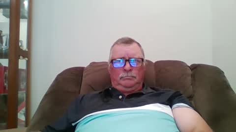 Snapshot of hot4tightholes chatting on October 1, 5:19 pm hot4tightholes online show from October 1, 5:19 pm