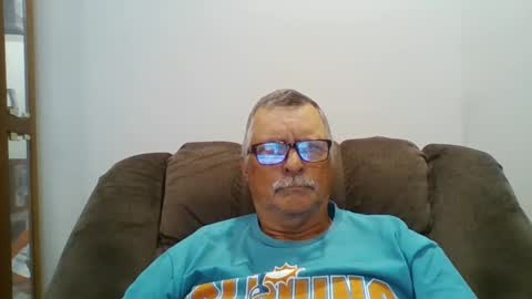 Snapshot of hot4tightholes chatting on October 2, 1:18 pm hot4tightholes online show from October 2, 1:18 pm