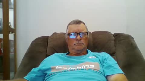 Snapshot of hot4tightholes chatting on October 22, 1:33 pm hot4tightholes online show from October 22, 1:33 pm