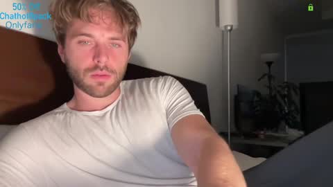 Edward aka Wolf online show from November 3, 10:21 pm