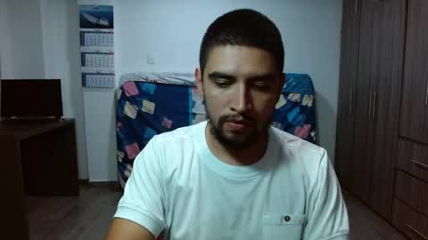 Snapshot of hot__husbands chatting on May 14, 3:57 am hot__husbands online show from May 14, 3:57 am