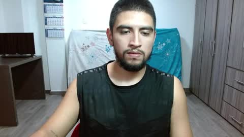 Snapshot of hot__husbands chatting on May 16, 3:14 am hot__husbands online show from May 16, 3:14 am