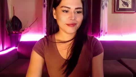 Snapshot of hot_babe0802 chatting on June 5, 8:09 am HANNA online show from June 5, 8:09 am
