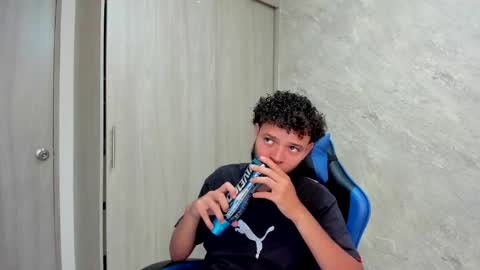 hot bad boy69 online show from April 14, 8:26 pm