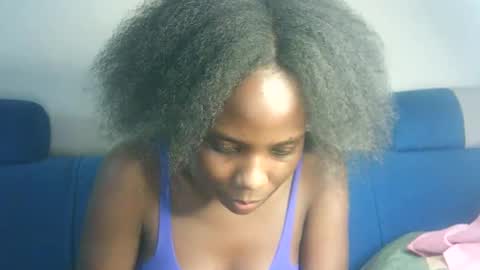 Snapshot of hot_berry2003 chatting on February 2, 5:32 am Millie online show from February 2, 5:32 am