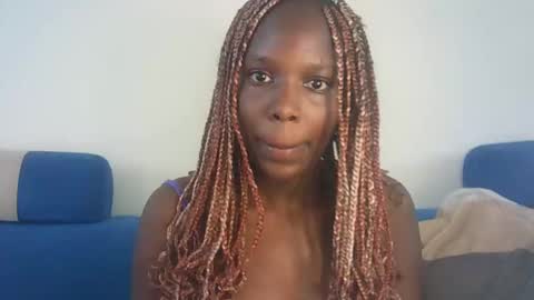 Snapshot of hot_berry2003 chatting on February 21, 12:28 pm Millie online show from February 21, 12:28 pm