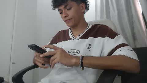 Snapshot of hot_bunny777_ chatting on January 11, 6:46 pm Salomon online show from January 11, 6:46 pm