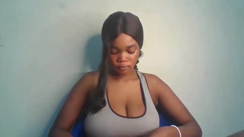 Snapshot of hot_choccoolate chatting on June 5, 10:15 pm Zarah online show from June 5, 10:15 pm