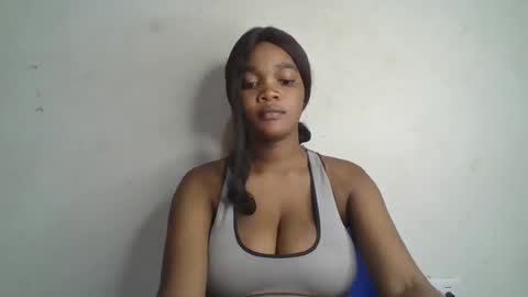 Snapshot of hot_choccoolate chatting on June 13, 6:39 pm Zarah online show from June 13, 6:39 pm