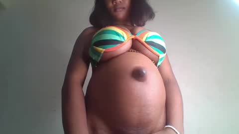 Snapshot of hot_choccoolate chatting on July 11, 11:24 am Zarah online show from July 11, 11:24 am