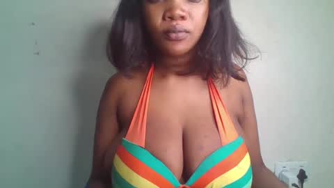 Snapshot of hot_choccoolate chatting on July 13, 5:49 pm Zarah online show from July 13, 5:49 pm
