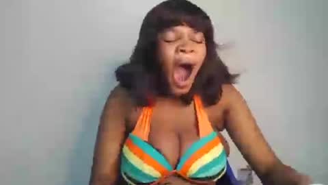 Snapshot of hot_choccoolate chatting on July 27, 7:54 pm Zarah online show from July 27, 7:54 pm