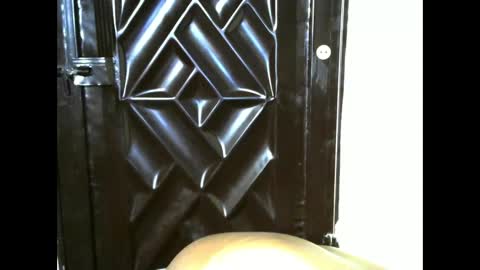 Snapshot of hot_choco2 chatting on February 3, 7:24 am Coco online show from February 3, 7:24 am