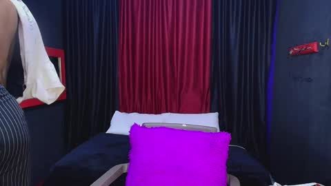 hot chocolate 4u online show from December 4, 12:03 pm