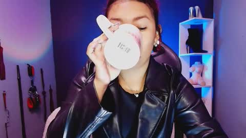 hot chocolate 4u online show from November 20, 12:27 pm