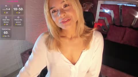 Snapshot of hot_cupid01 chatting on June 17, 10:39 am Valery online show from June 17, 10:39 am