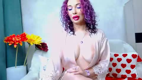 Snapshot of hot_darina chatting on June 13, 4:10 am Darina online show from June 13, 4:10 am