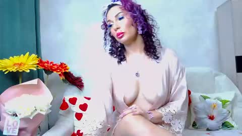 Snapshot of hot_darina chatting on July 19, 2:59 am Darina online show from July 19, 2:59 am