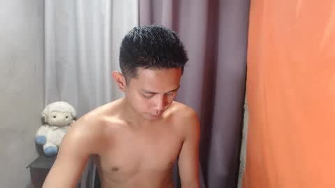 Snapshot of hot_dave69 chatting on February 3, 5:03 pm hot_dave69 online show from February 3, 5:03 pm