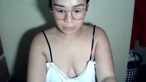 Snapshot of hot_emma1112 chatting on June 20, 7:11 am hot_emma1112 online show from June 20, 7:11 am