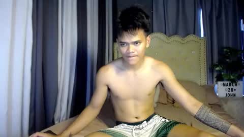 Snapshot of hot_fucker_ chatting on March 28, 5:29 am hot_fucker_ online show from March 28, 5:29 am