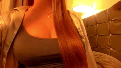 Snapshot of hot_fucking_lee chatting on March 4, 10:32 am kelly lee online show from March 4, 10:32 am
