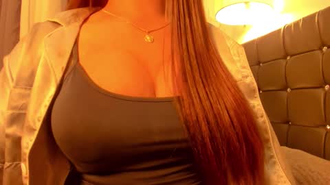 Snapshot of hot_fucking_lee chatting on March 7, 6:32 am kelly lee online show from March 7, 6:32 am