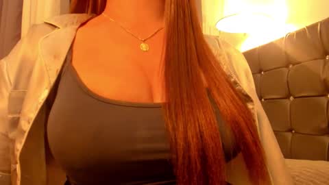 Snapshot of hot_fucking_lee chatting on March 9, 8:18 am kelly lee online show from March 9, 8:18 am