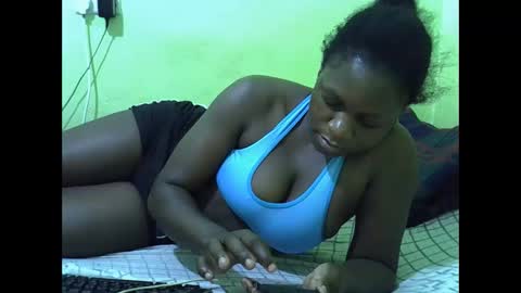 hot_girlly online show from November 28, 5:59 pm