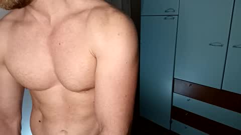 Snapshot of hot_italianboy chatting on May 27, 10:18 pm hot_italianboy online show from May 27, 10:18 pm