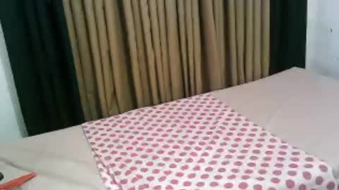 hot_jenile01 online show from July 6, 11:29 pm