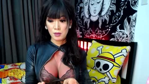 Jessica Cumshow FOLLOW ME online show from April 4, 6:00 am