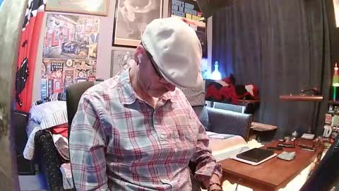hot_krispy_kreme online show from May 3, 1:11 am