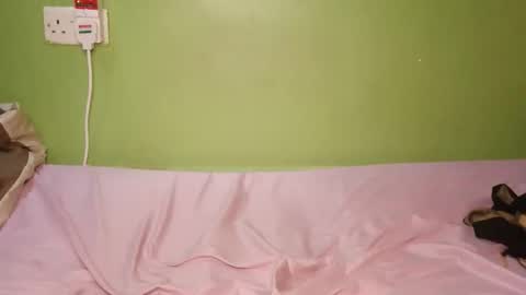 hot_latifah online show from December 4, 9:56 pm