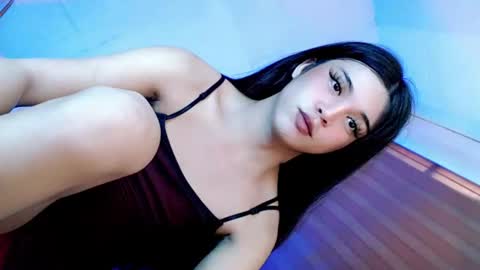 Snapshot of hot_laura69 chatting on July 3, 8:32 am just call me laura online show from July 3, 8:32 am