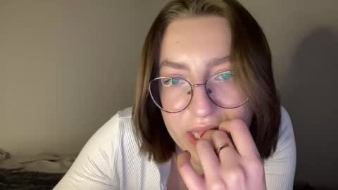 Lina online show from December 6, 6:06 pm