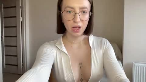 Lina online show from December 11, 11:30 am