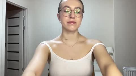 Lina online show from December 21, 3:09 pm