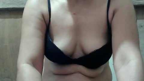 hotmama online show from February 9, 7:27 am