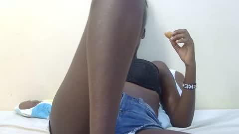 Snapshot of hot_melanie1 chatting on April 11, 6:29 am hot_melanie1 online show from April 11, 6:29 am