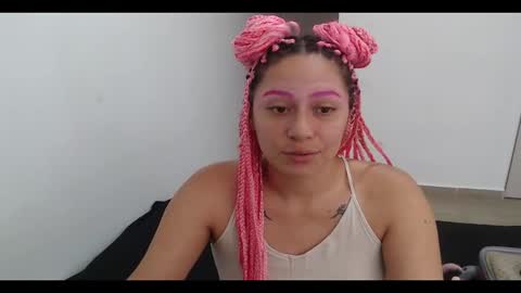 Snapshot of hot_mommymia chatting on December 5, 5:06 pm Mia online show from December 5, 5:06 pm