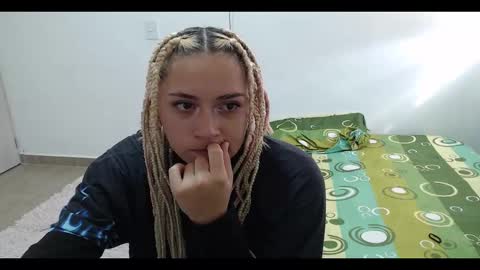 Snapshot of hot_mommymia chatting on January 15, 8:48 pm Mia online show from January 15, 8:48 pm